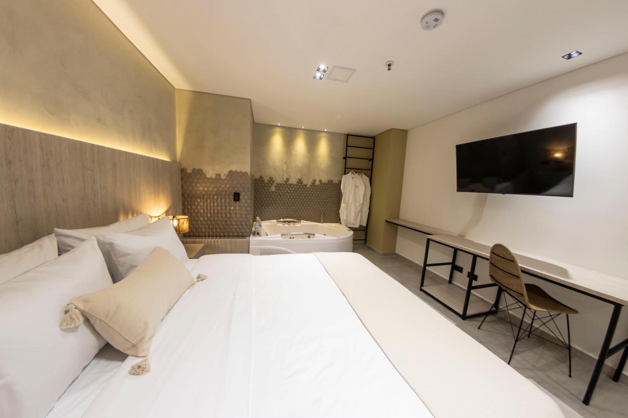 מדיין Sonata 44 Hotel Laureles מראה חיצוני תמונה