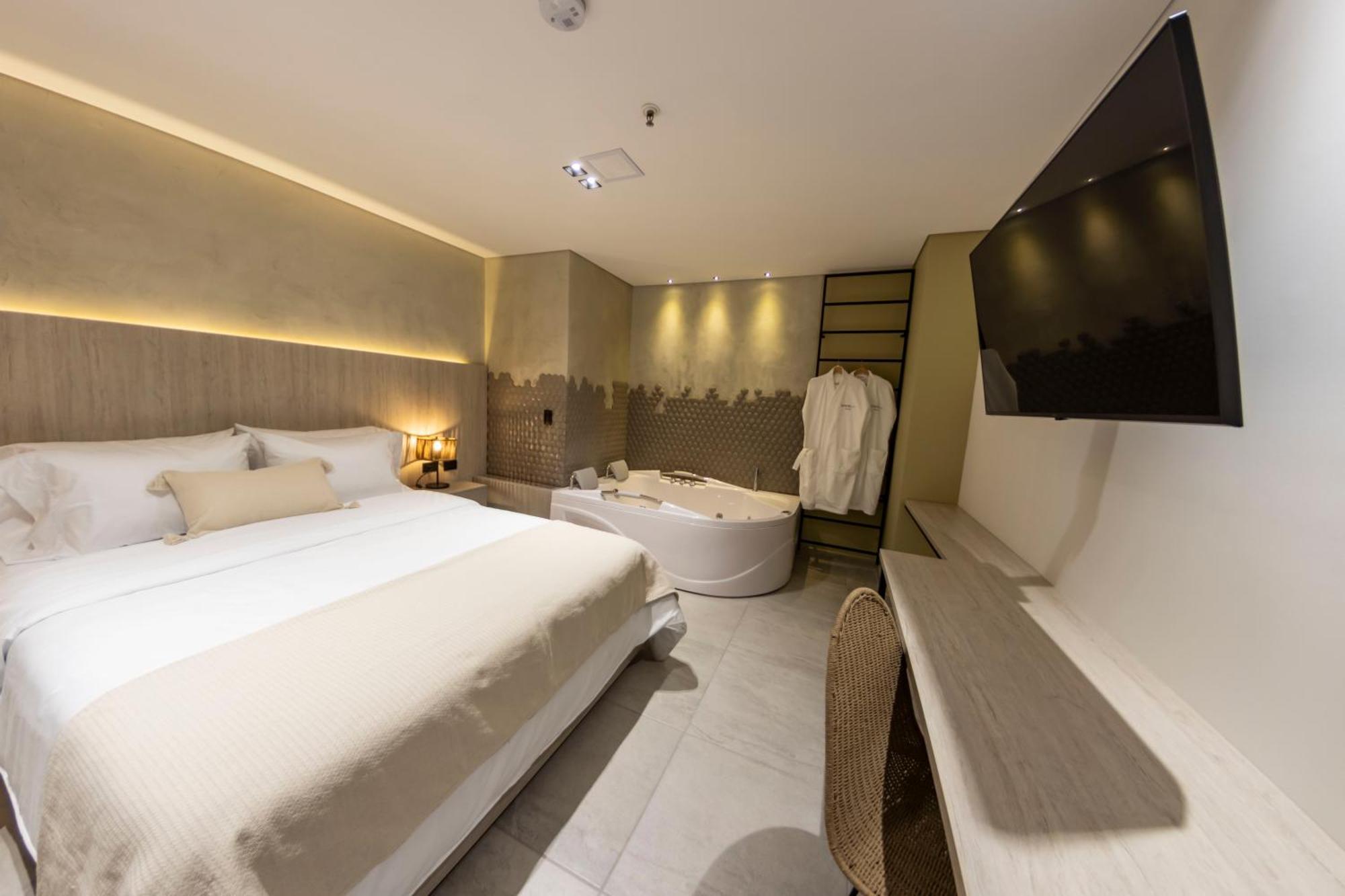 מדיין Sonata 44 Hotel Laureles מראה חיצוני תמונה